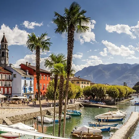 Hotel Eden Roc Marina 酒店 *