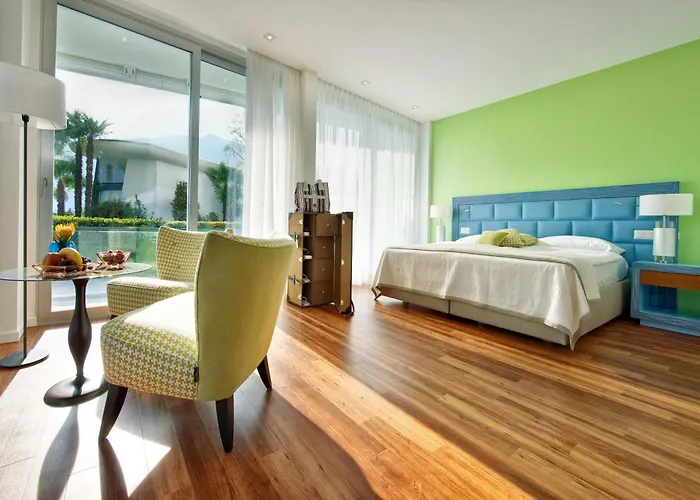 Eden Roc Marina מלון