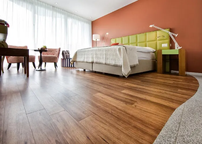 מלון Eden Roc Marina *