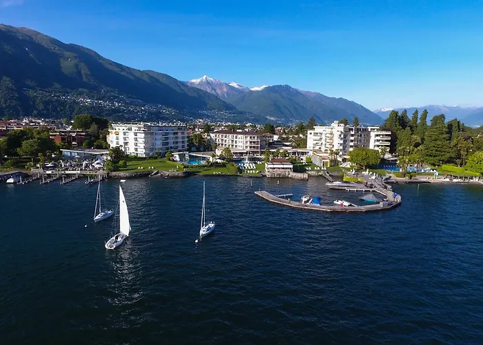 Eden Roc Marina מלון *